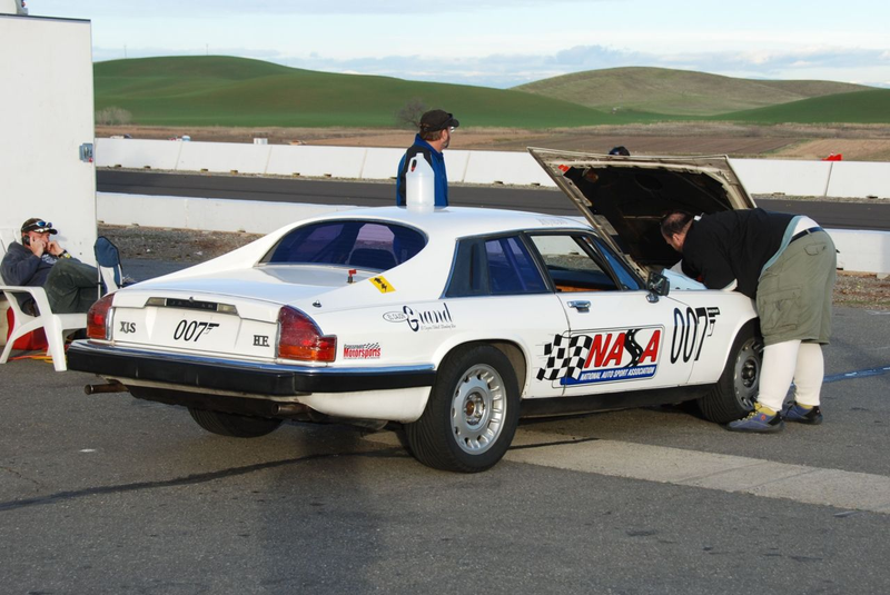 Illustration for article titled 24 Hours Of LeMons Arse Freeze-A-Palooza Über Gallery: British Steel